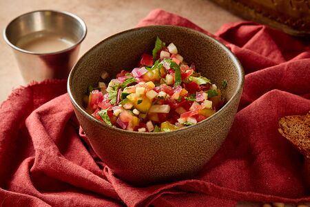 Салат Овощной по-израильски с соусом из тхины