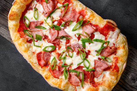 Пиццетта с ветчиной острая