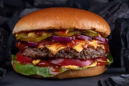 Дабл чизбургер с мраморной телятиной