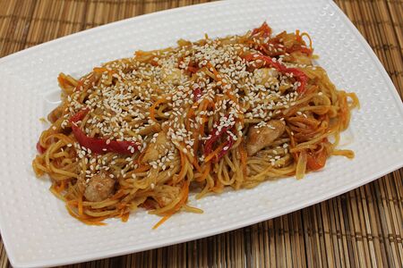 Лапша Wok классическая со свининой в соусе терияки