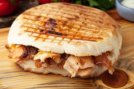 Донер кебаб в тандырной пите