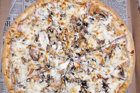 Ветчина с грибами на тонком тесте