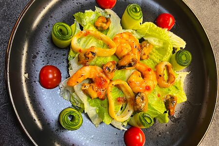 Салат с морепродуктами