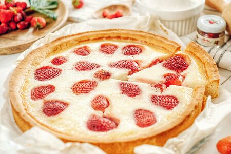 Клубничный киш