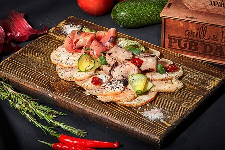 Мясная тарелка