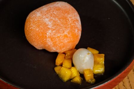 Моти с манго и личи