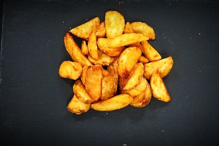 Картофельные дольки в специях