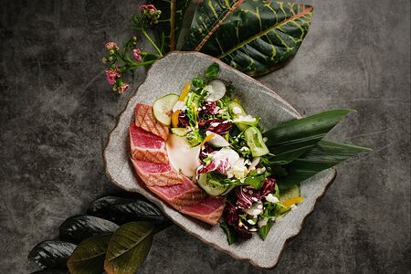 Салат с тунцом