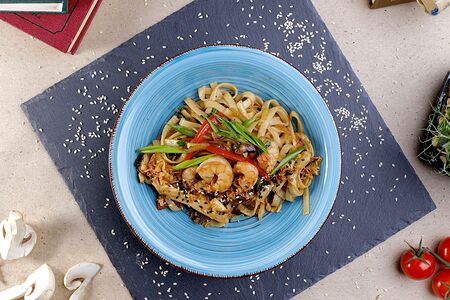 Удон с креветками