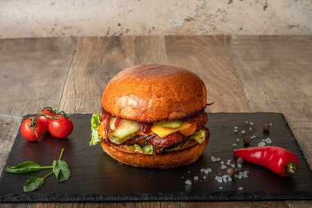 Чикен Найт Клаб Бургер