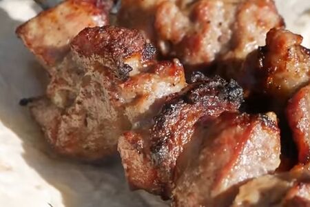 Шашлык из cвинoй шеи