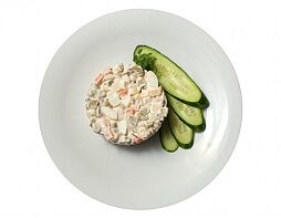 Оливье с запеченной курицей