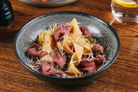 Паппарделле, говяжья вырезка, демиглас