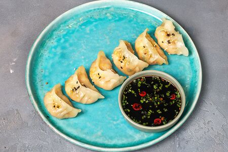 Китайские пельмени с креветками