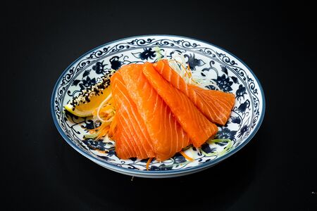 Сашими с лососем