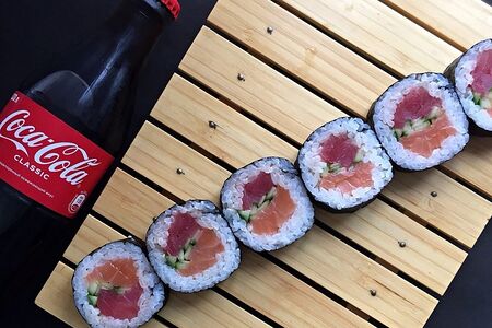 Ролл тунец-лосось