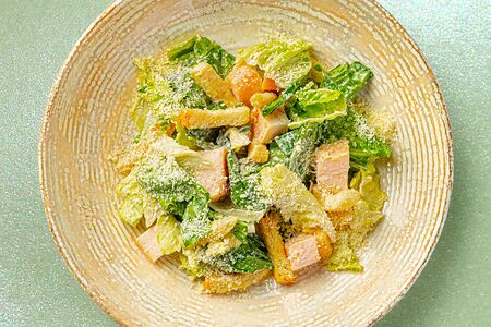 Цезарь с курицей