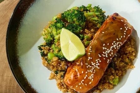 Стейк из лосося в соусе терияки