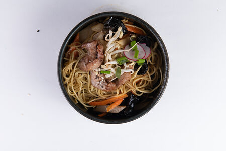 Яичная лапша со свининой в соусе терияки