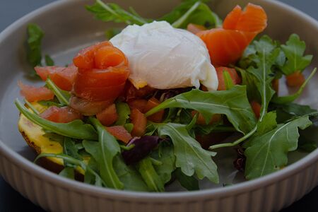 Бриошь со слабосоленым лососем