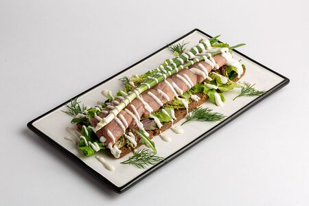 Сельдь на хлебцах