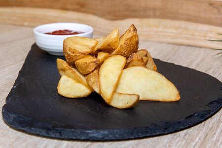 Картофель по-деревенски острый