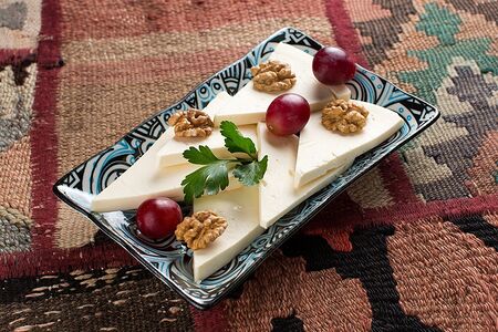 Сулугуни молочный