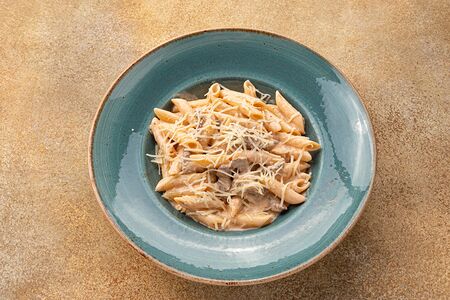 Пенне с телятиной