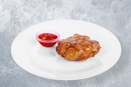 Стейк из cвинoй шеи