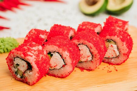 Ролл Калифорния с крабом