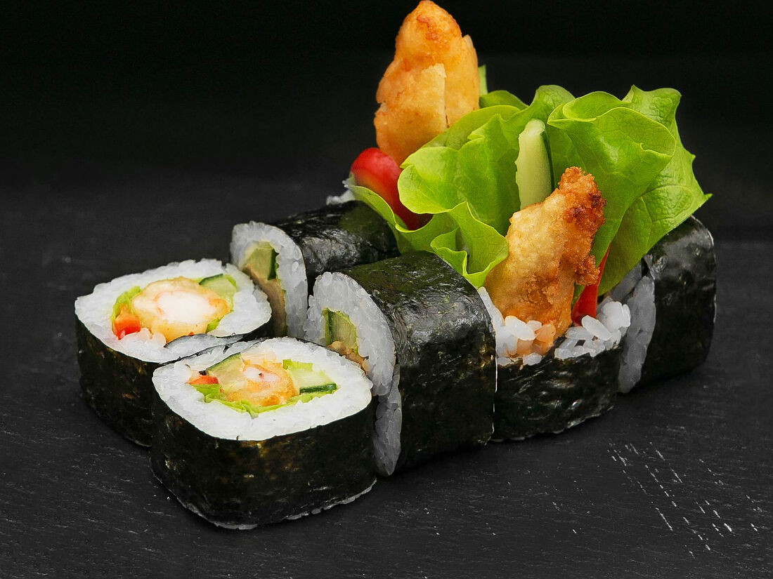 Sushi lab. Царский ролл. Суши Королевские. Королевские роллы фото. Роллы. Суши. Новые.