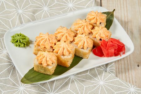 Ролл Фудзи-лава Hoт