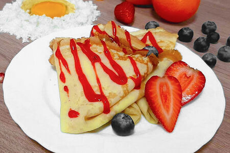 Блинчики с клубничным джемом