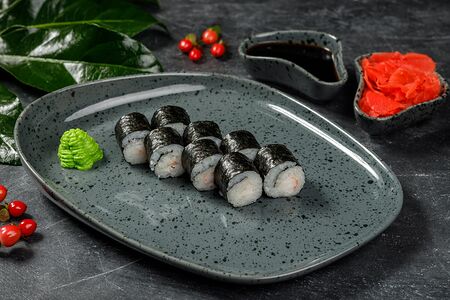 Маки с креветкой