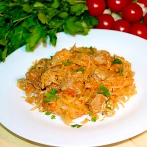 Капуста, тушенная со свининой