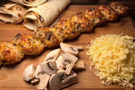 Люля-кебаб из баранины с сыром и грибами (0, 335 кг.)
