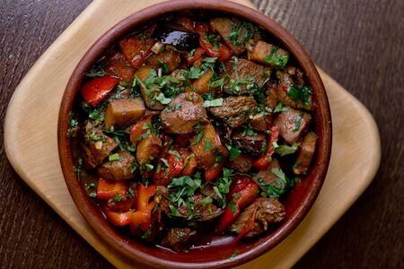 Говядина с овощами в аджике