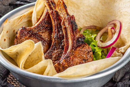 Каре барашка на гриле 