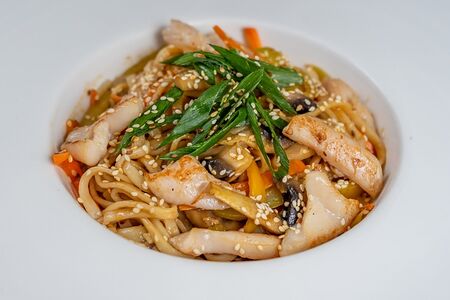 Удон с курицей