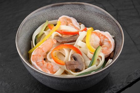 Удон с креветками