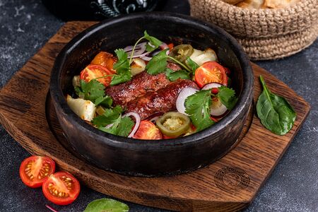 Кебаб из ягнёнка с кабачком и халуми