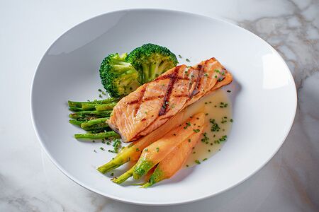 Филе лосося с овощами