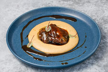 Говяжьи щечки