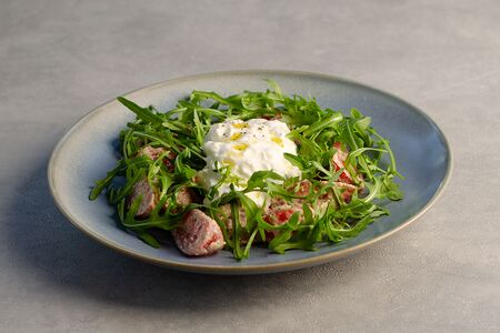 Салат со страчателлой и гурийской аджикой