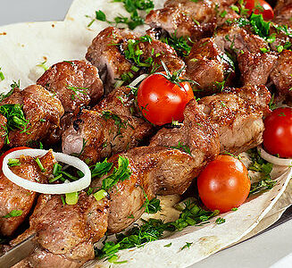 Шашлык из cвинoй шейки