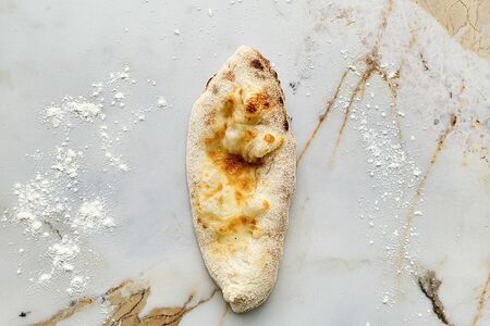 Лепешка с молодым сыром