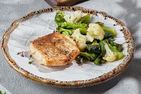 Судак с овощами