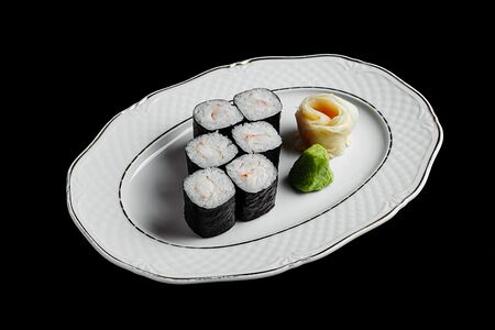 Ролл с креветкой