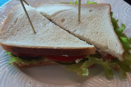 Сэндвич с семгой и творожным кремом