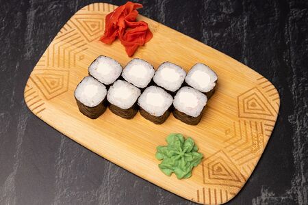 Маки с сыром